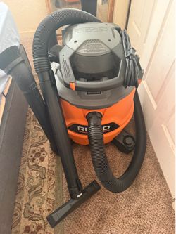 Ridgid vacuum and blower 2 in 1 16 gallons like new used couple times 120$