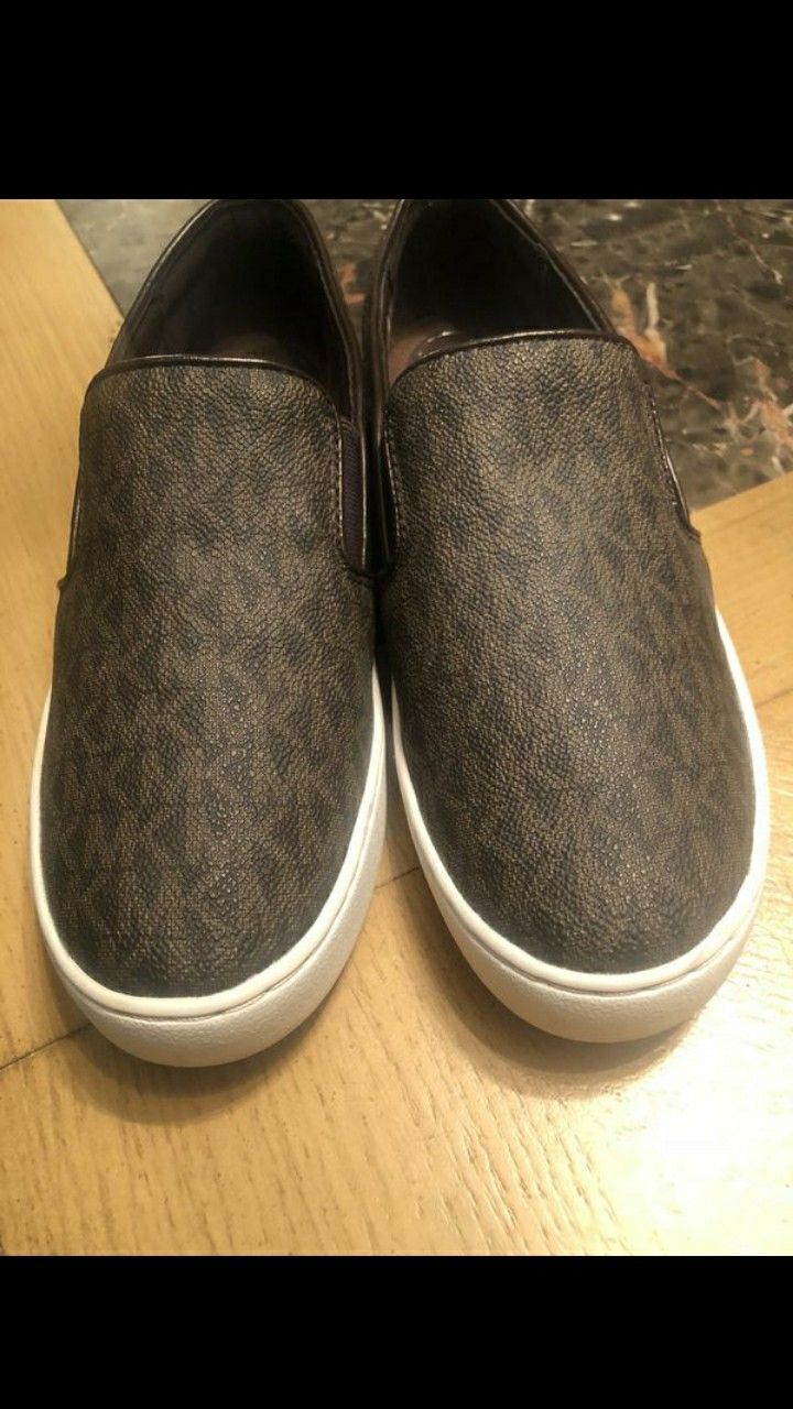 MICHAEL Michael Kors Keaton Slip-On Logo Sneakers