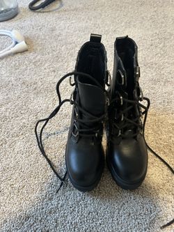 Black Boots 