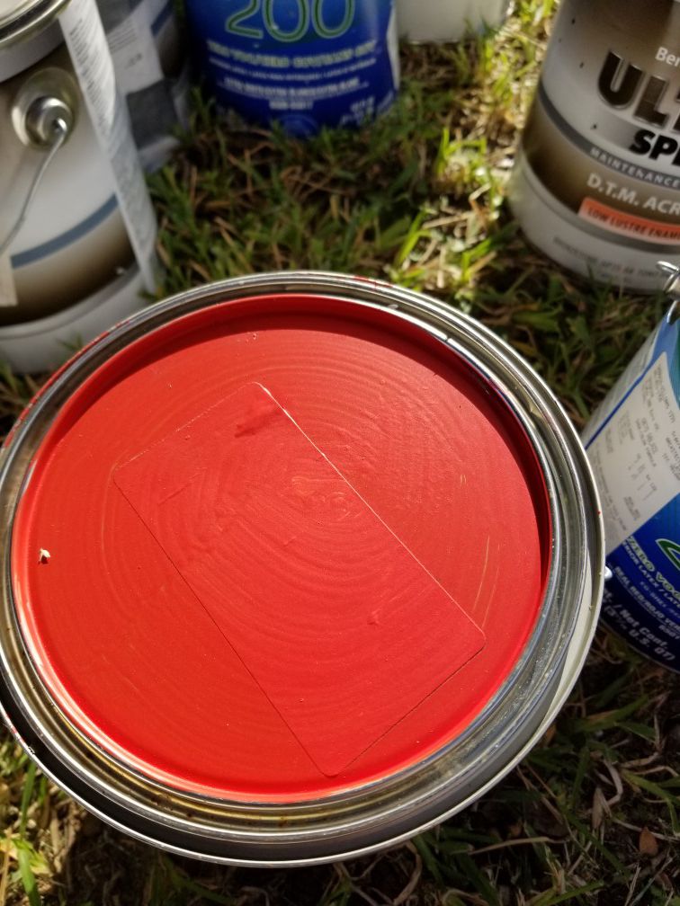 1 gallon red paint