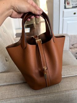 leather handbag bucket style