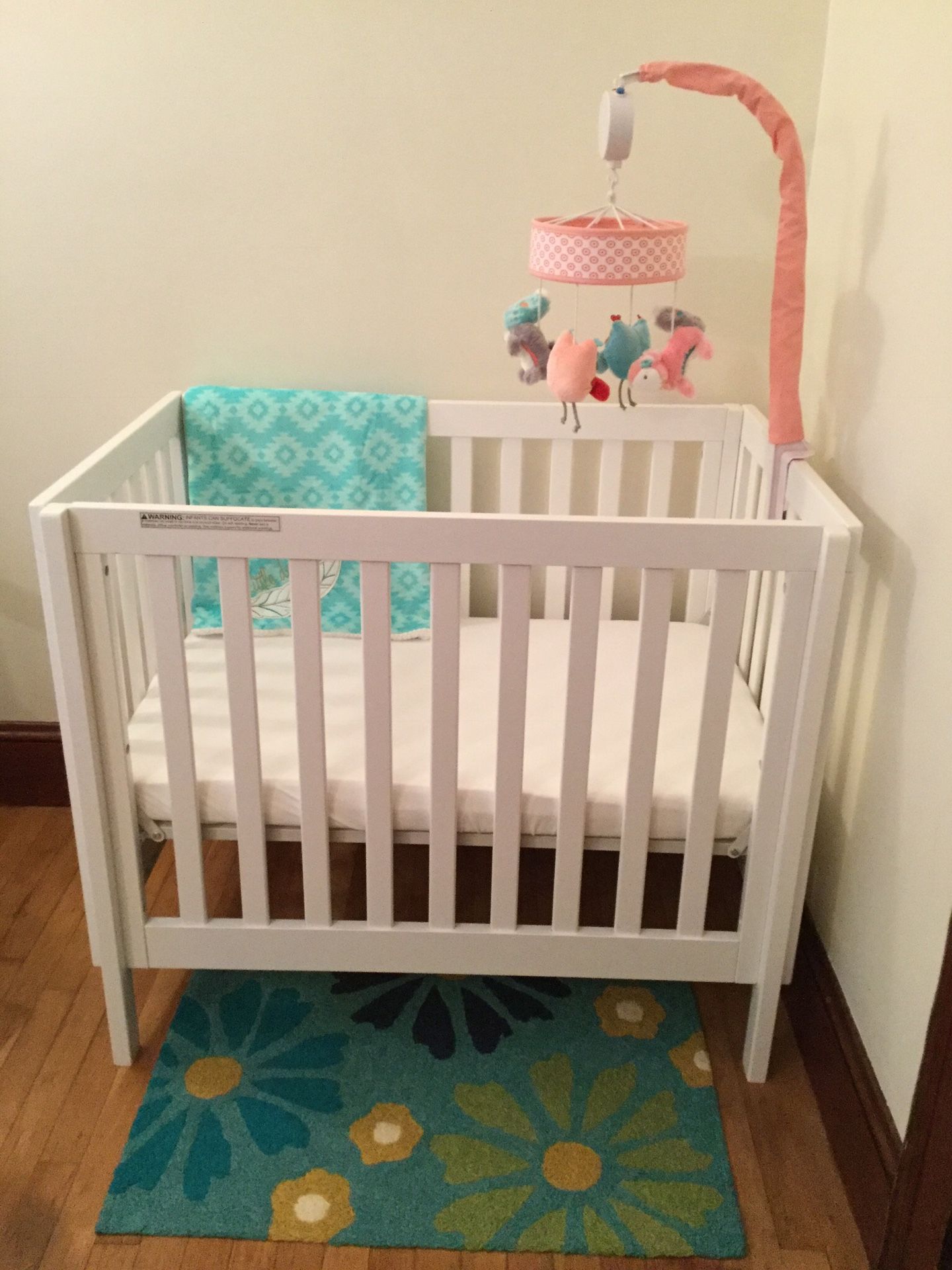 Delta Mini Crib with Mattress Excellent Condition