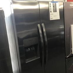 New Scratch And Dent Frigidaire 25 Cu Ft Stainless Steel Side By Side Fridge. 1 year Warranty 