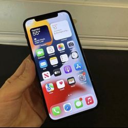 iPhone 12 unlocked 100% battery (like new )