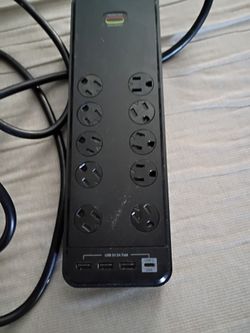 Hyper Tough 10-Outlet Surge Protector with USB ports
