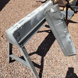 Saw horses collapsible