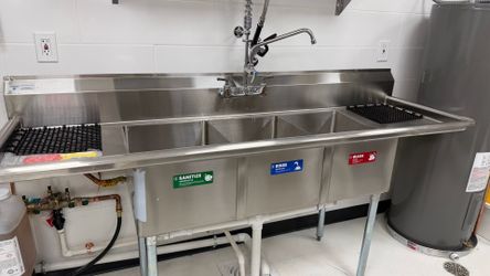 3 compartment sink , brand new