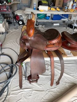 Western Leather Horse Saddle with Tooling