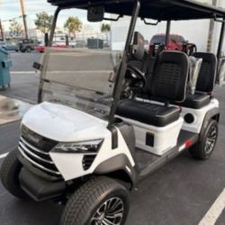 2026 Voyager Commander 4 Forward Non-Lifted 72-Volt Lithium Street Legal LSV Golf Cart