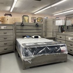 Queen Bed 5pc Set $899.99