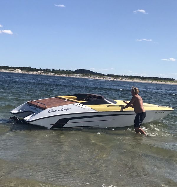 Speedboat chris craft