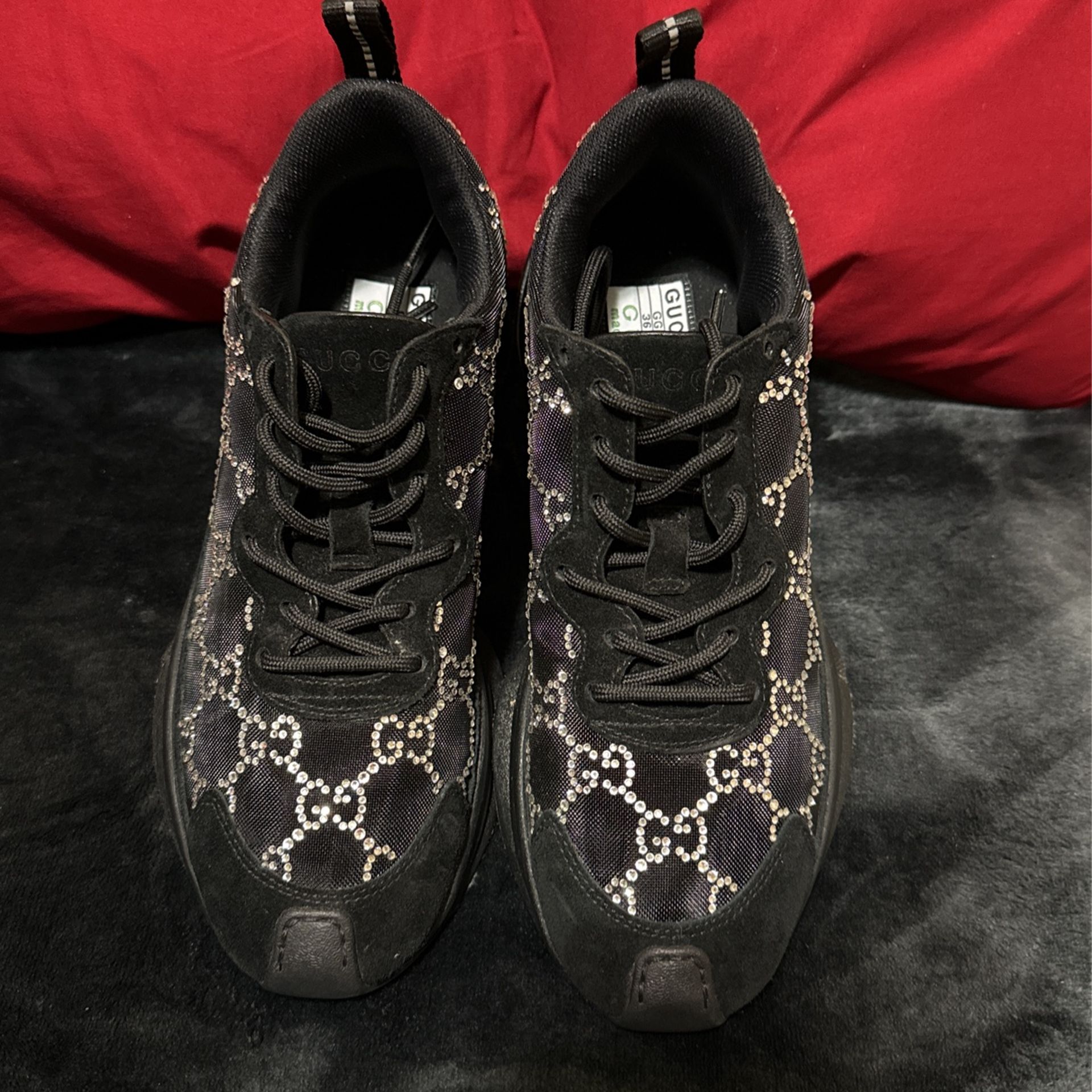 WOMEN'S GUCCI RUN GG CRYSTAL SNEAKER