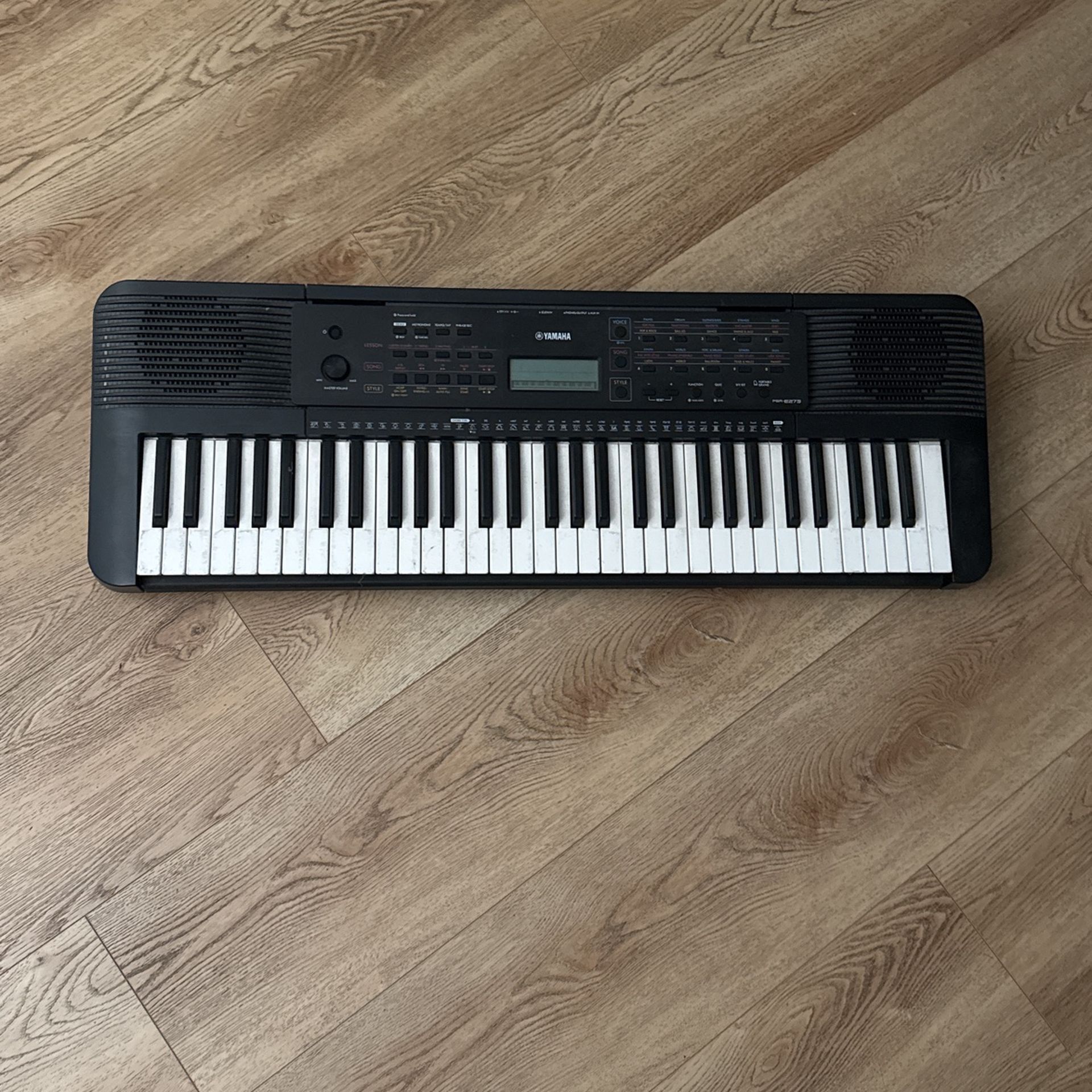 Yamaha piano keyboard