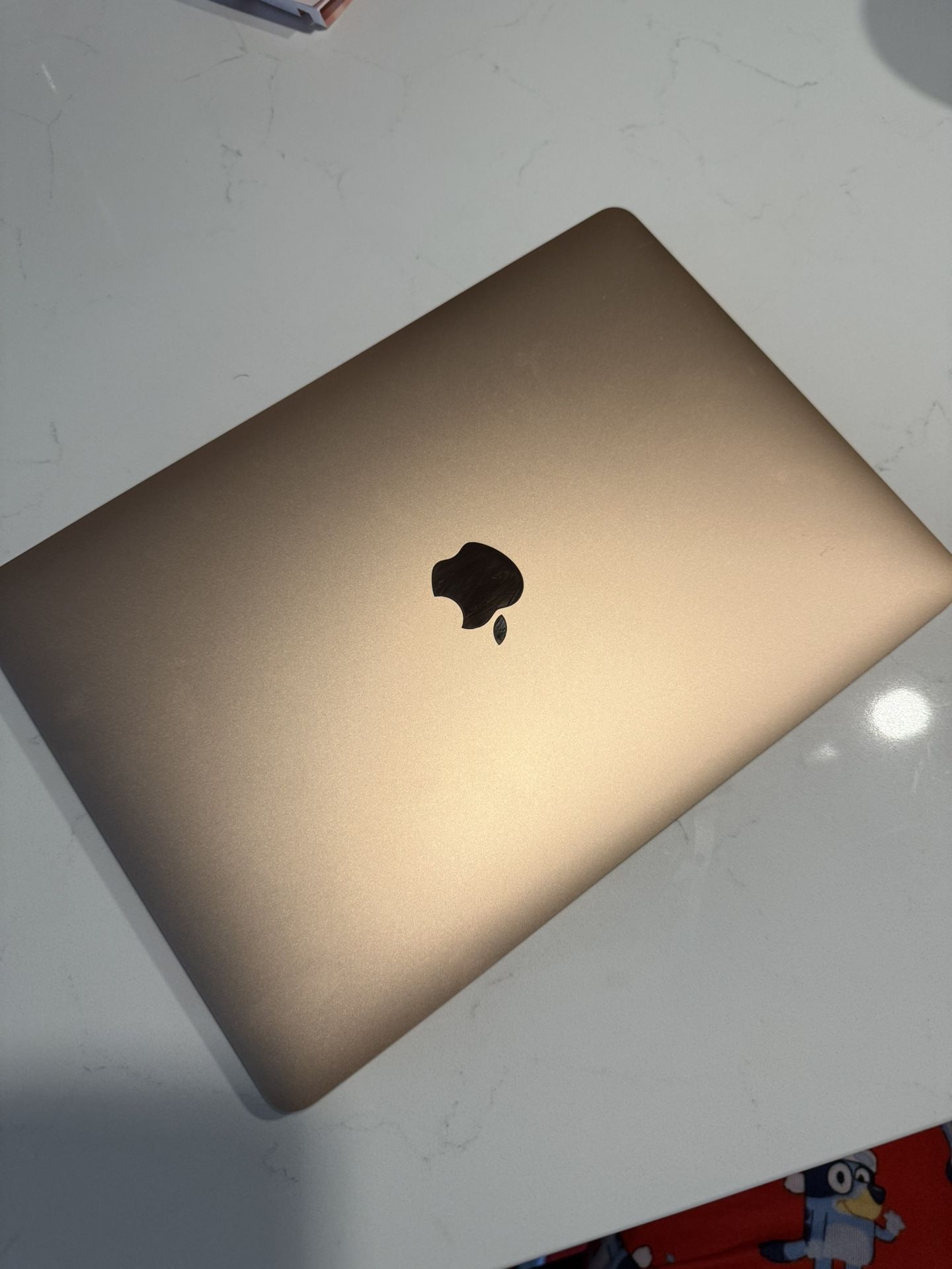 Macbook Air - 13” Retina Display 2020