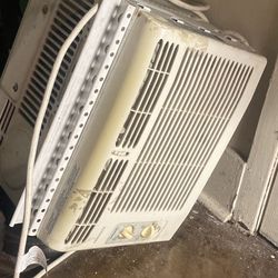 Small Air Conditioner ( AC) (Steal Deal)