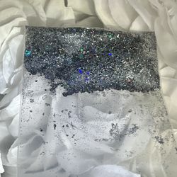 Glitter     