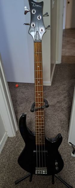 Dean Bass guitar