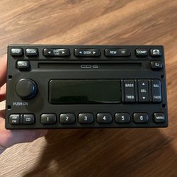 Ford Factory 6 Disc CD Changer