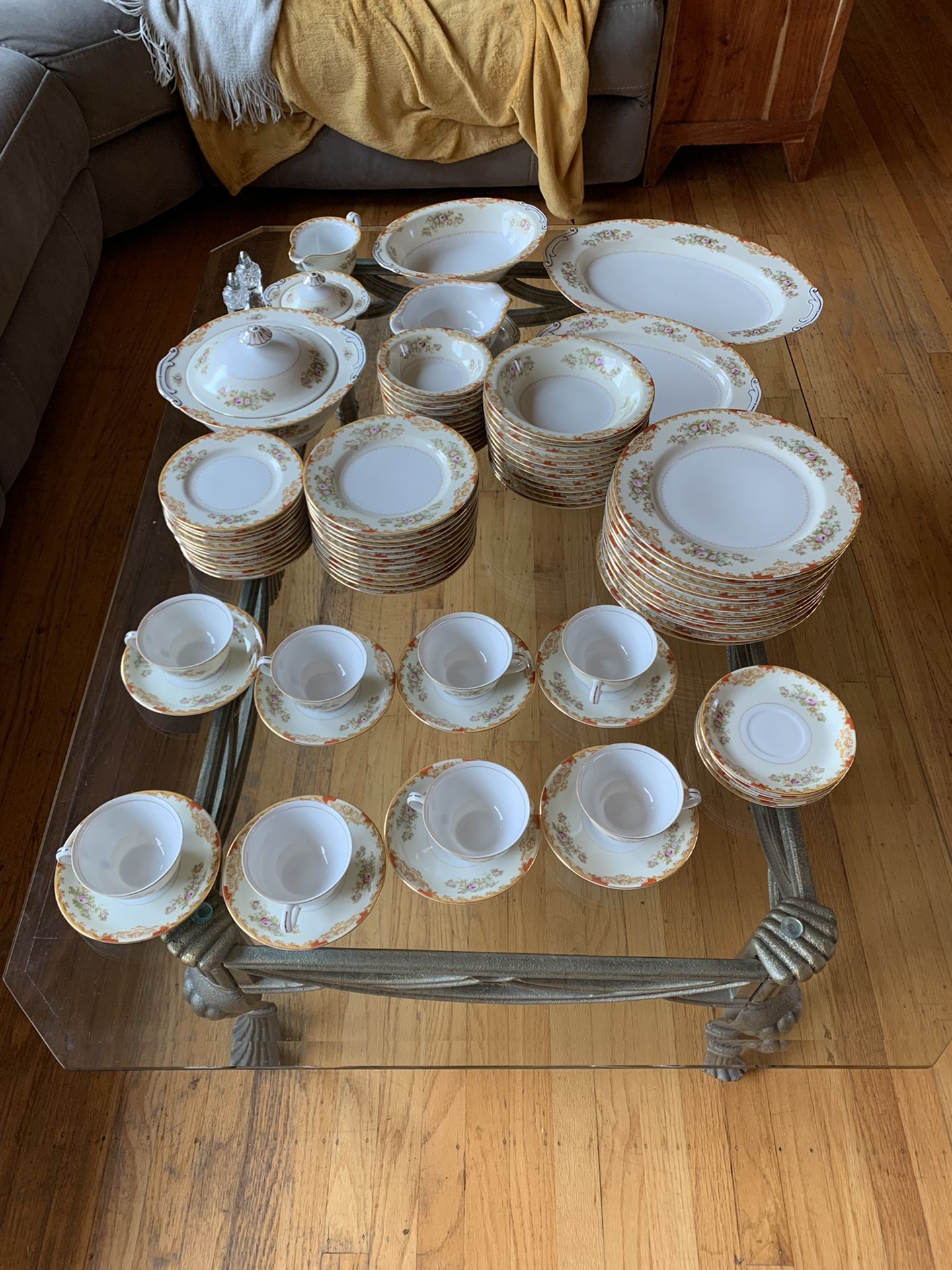 Service For 12 Vintage Jyōtō China Dining Set