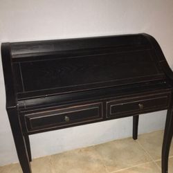 Beautiful Black Desk In Good Condition 