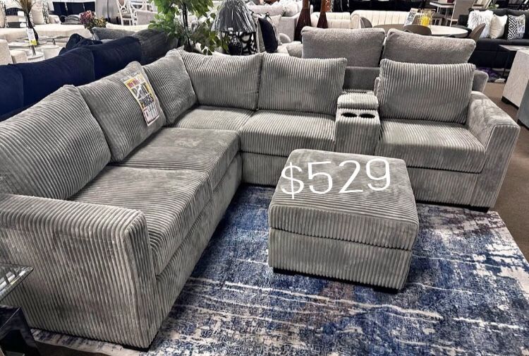 Gorgeous‼️Light Gray 4 Pc Sectional Sofa W/Ottoman