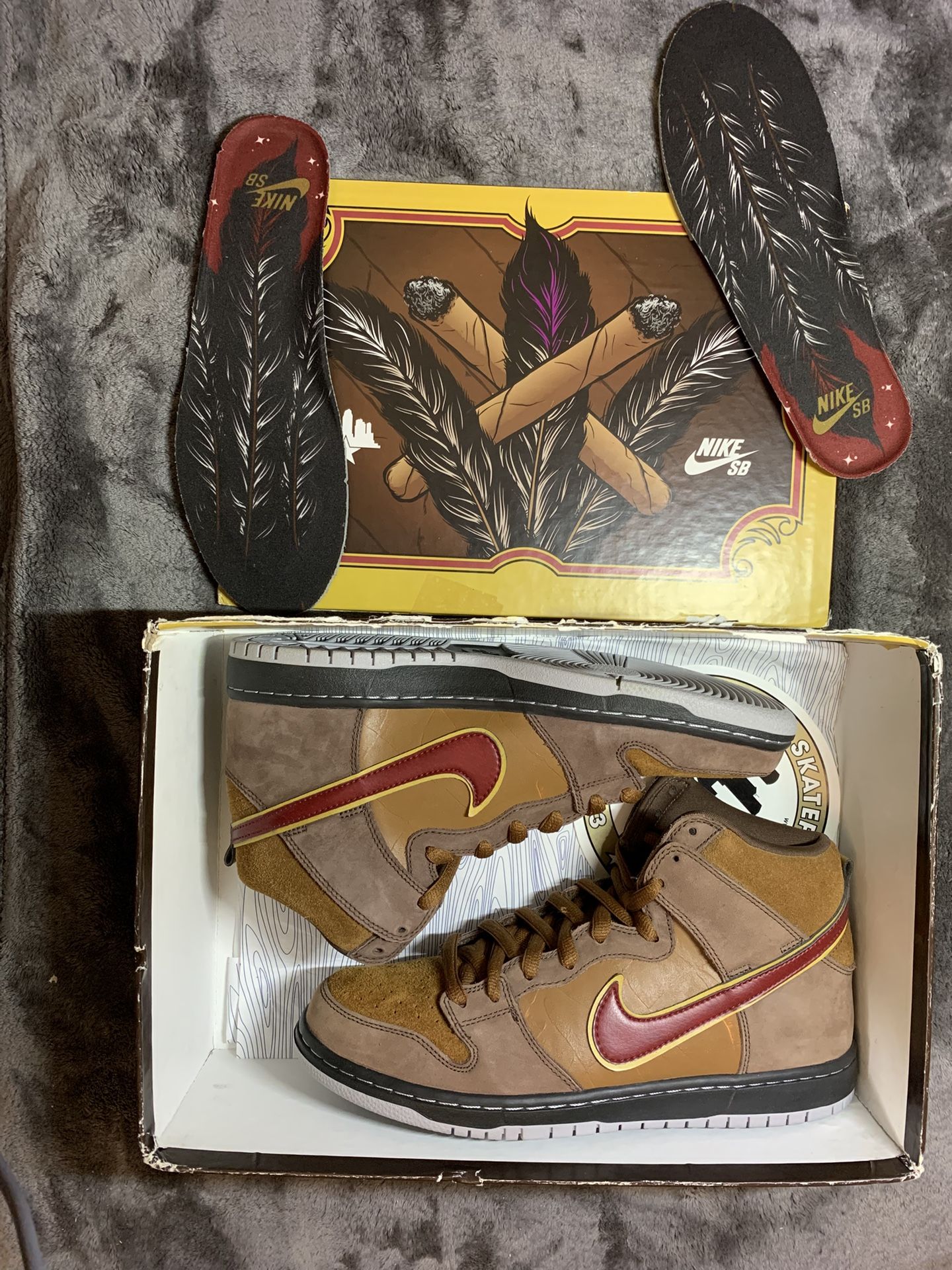 Nike Dunk High SB Cigar City Special box