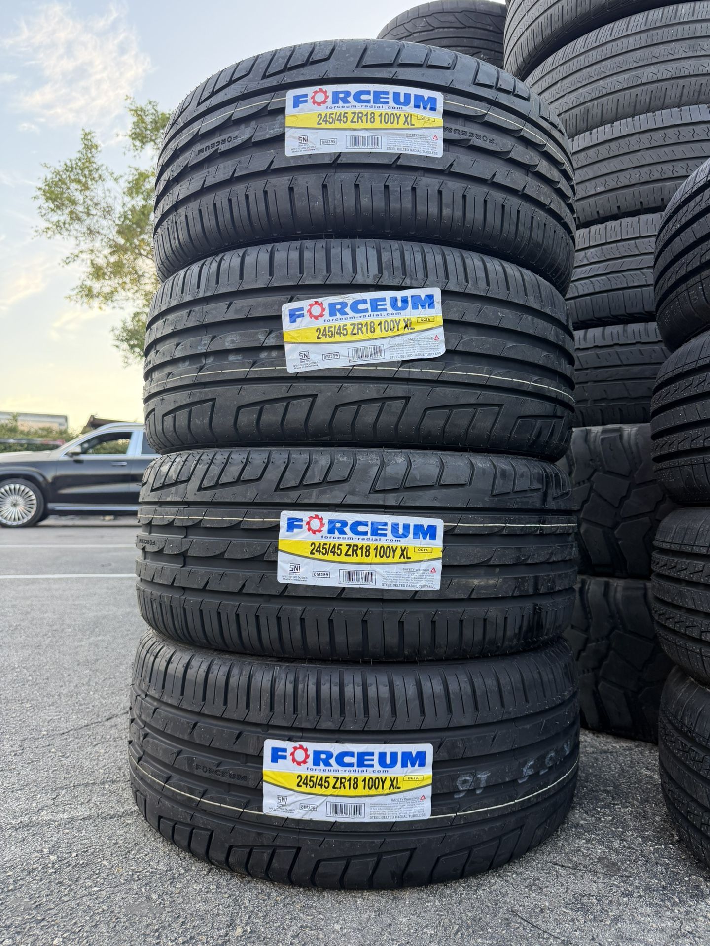 Set Forceum 245 45 R18