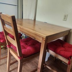 Dining Table With 4 Chairs $60