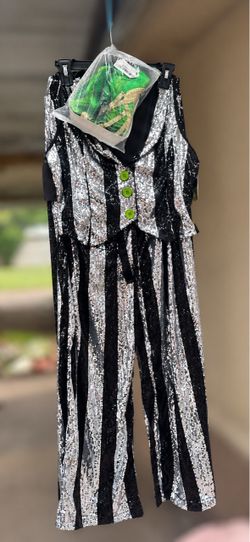 Halloween Woman’s Beetlejuice