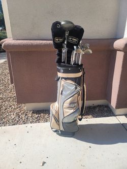Set of Golf Clubs And Bag