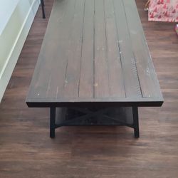 Living Room/Coffee Table