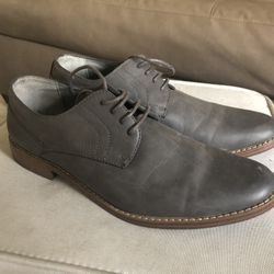 Men’s Grey Dress Shoes - Size 9