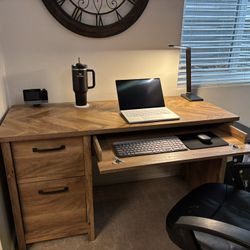 Sauder Cannery Bridge Desk – Great Condition