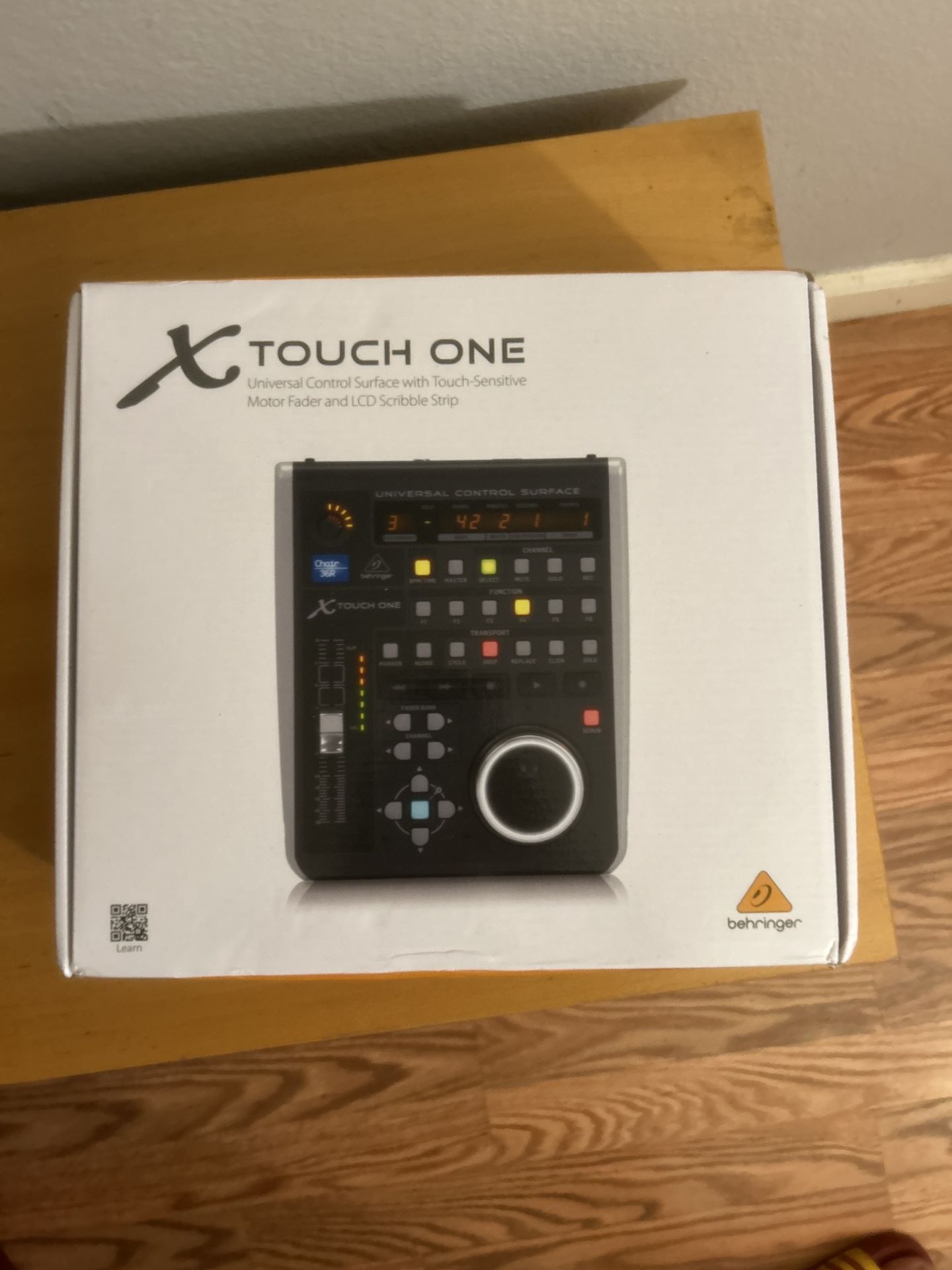 Behringer X-TOUCH ONE