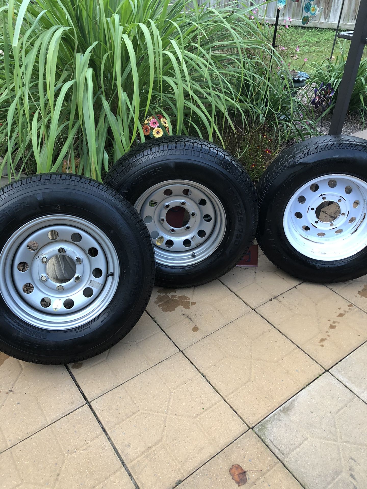 Trailer Tires & Rims ST225/75D15