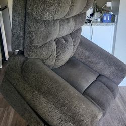 Ashley Furniture Lift Assist Recliner Chair FREE DELIVERY 