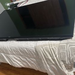 Samsung Flat  Tivi With TV Mount Full - Motion  Just Used  I Month 