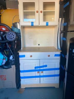Solid Wood Farmhouse Kitchen Hutch Cabinet with Glass Doors – White/Cream