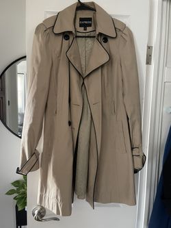 Guess Trench Coat