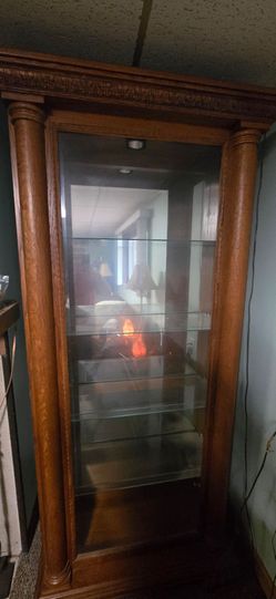 Pulaski Furniture Curio Cabinet
