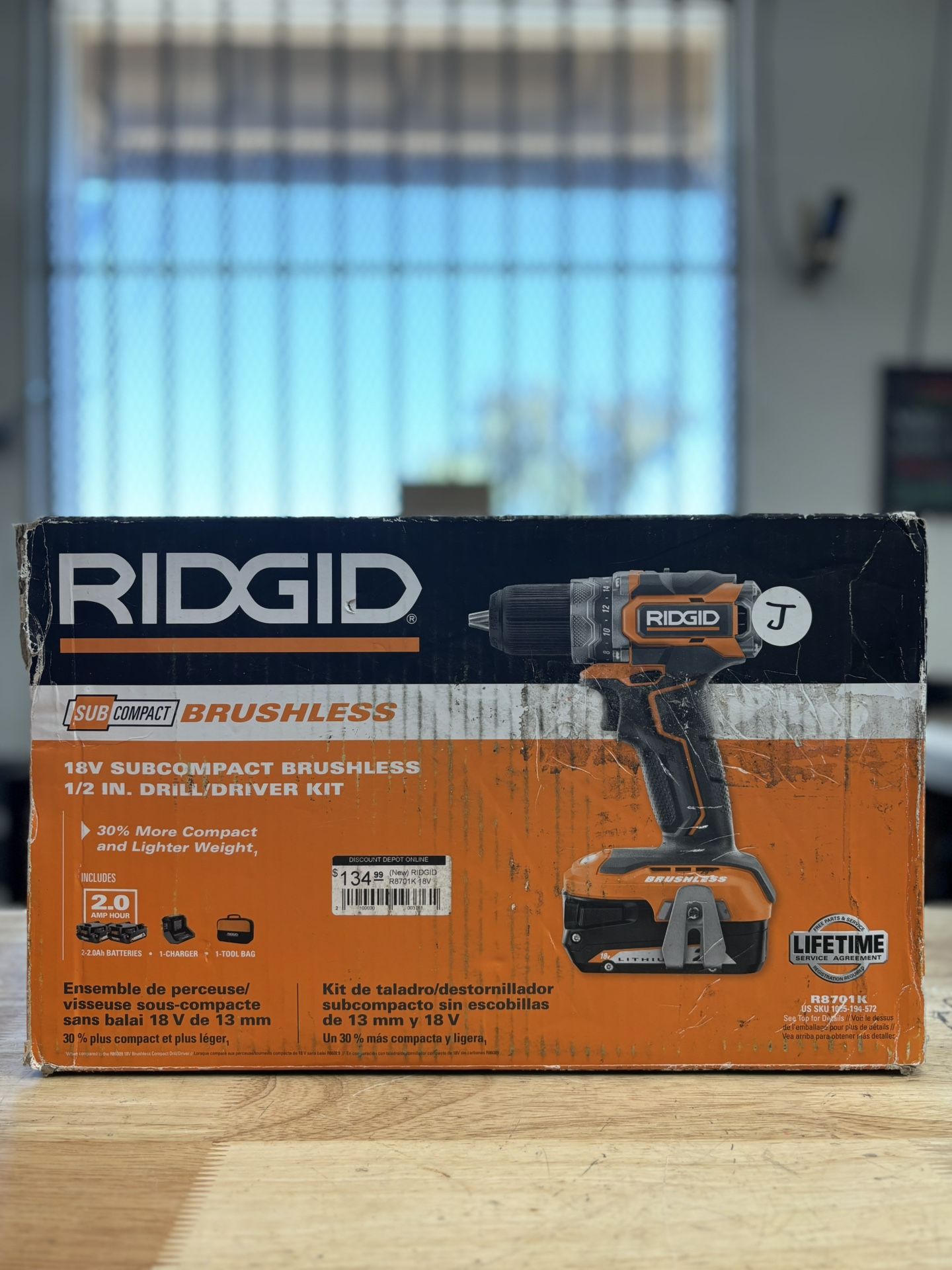 (New) RIDGID R8701K 18V Brushless SubCompact Cordless 1/2 in. Drill Driver Kit with (2) 2.0 Ah Battery, Charger and Bag