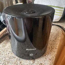 Holmes black humidifier, pick up in Temple city