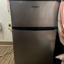 Whirlpool Mini Fridge 
