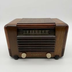 1941 General Electric Model L-604 AM Vacuum Tube Radio