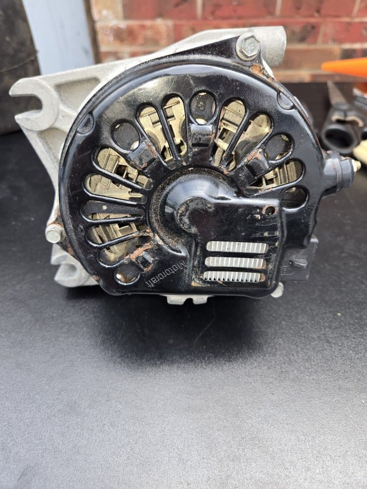 Lincoln Town Car Alternator