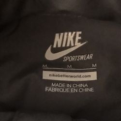 NIKE WINDBREAKER W/ Zip Up Hood