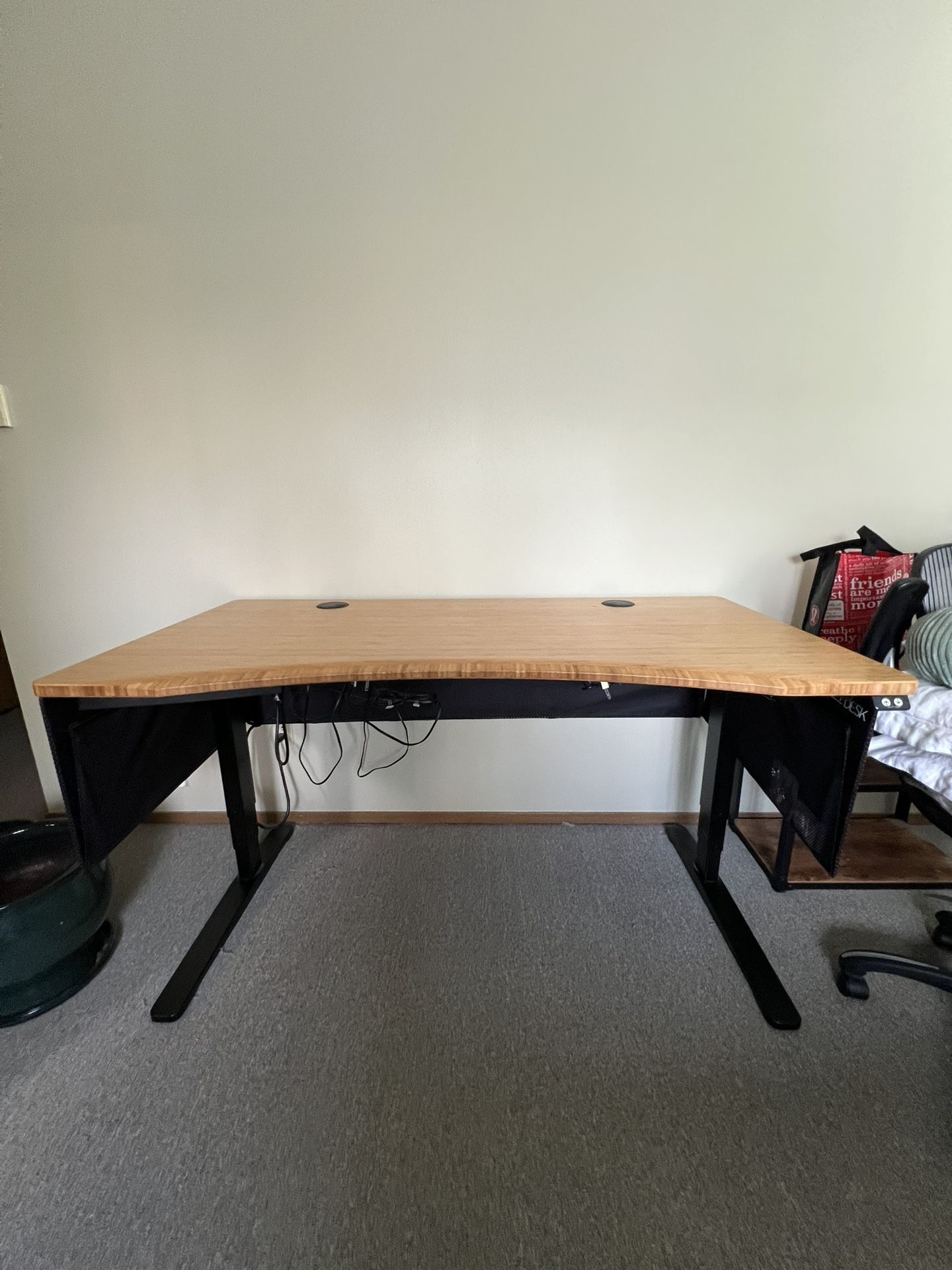 Uplift Desk Color Natural