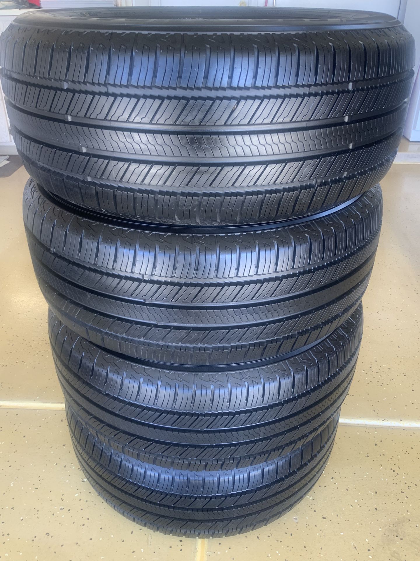 Set Of Yokohama GEO CV  255/55R 18XL 