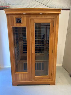 2-Person Infrared Sauna – Premium Cedar Wood – Excellent Condition