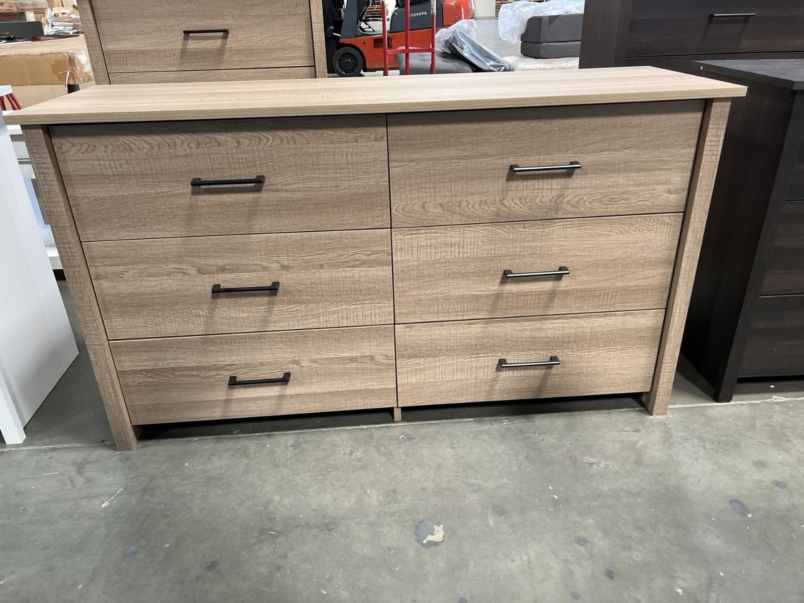 New in box ! 6-Drawer white Dresser, bedroom dresser, six storages dresser, clothing storage unit, bedroom closet, closet storage, cabinet, Dresser, m